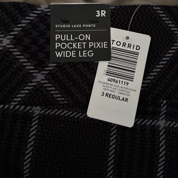 Black and grey plaid pants - Picture 3 of 3